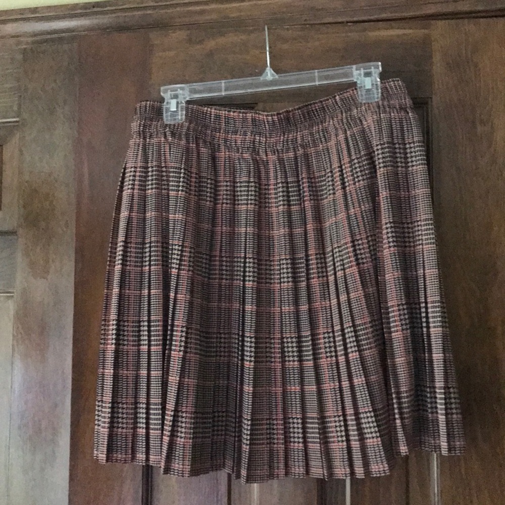 Banana Republic twill silk skirt